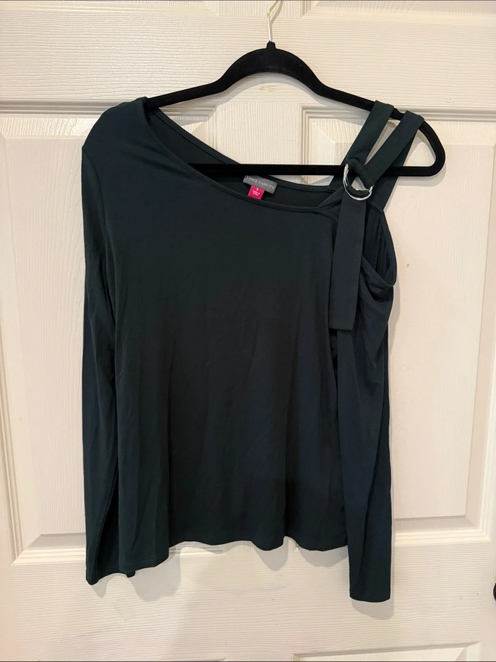 Vince Camuto NWT dark green cold shoulder top, small